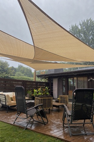 Triangular shade sail, 3.6 m sides